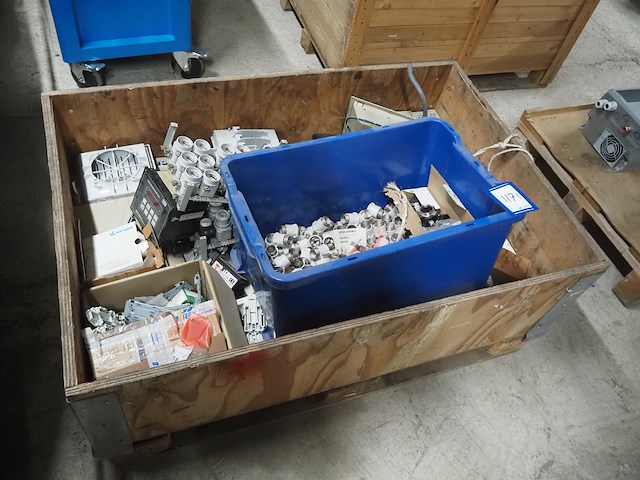 Nn electric parts and fuses - afbeelding 1 van  7