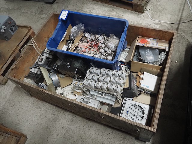 Nn electric parts and fuses - afbeelding 4 van  7