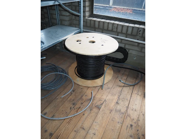 Nn electrical cables and rubber tubes - afbeelding 3 van  19
