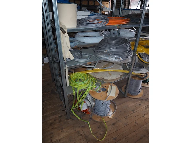Nn electrical cables and rubber tubes - afbeelding 12 van  19