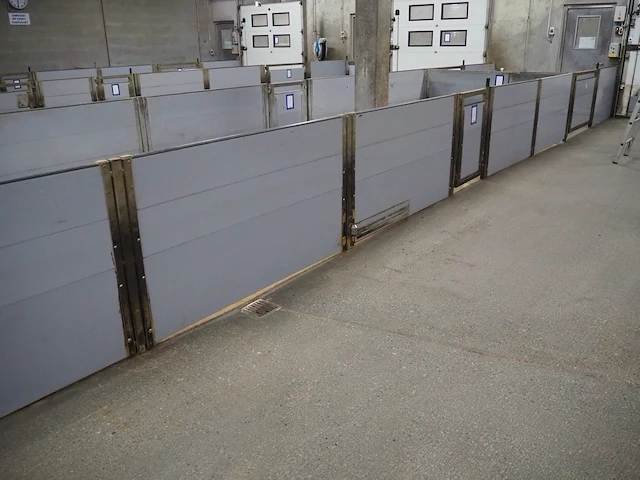 Nn entrance stables - afbeelding 2 van  20