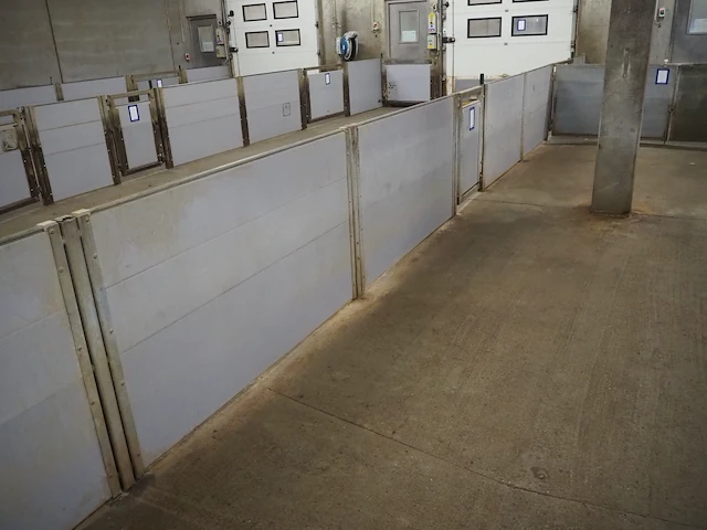 Nn entrance stables - afbeelding 4 van  20