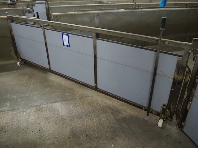 Nn entrance stables - afbeelding 8 van  20