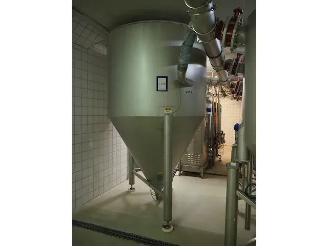 Nn filter silo for powder dissolver - afbeelding 1 van  12