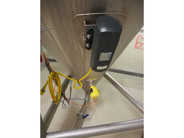 Nn filter silo for powder dissolver - afbeelding 9 van  12