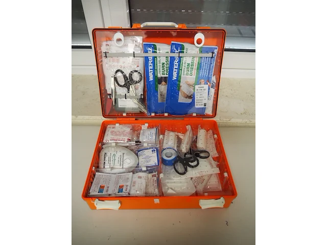 Nn first aid cabinet - afbeelding 7 van  9