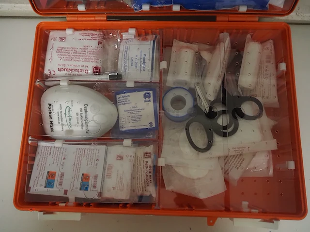 Nn first aid cabinet - afbeelding 8 van  9