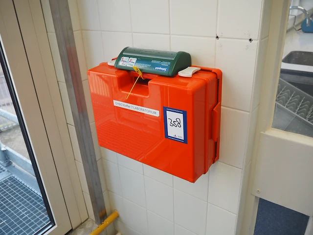 Nn first aid - afbeelding 1 van  2