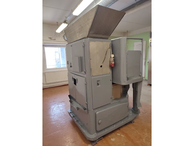 Nn fish can filling machine - afbeelding 5 van  12