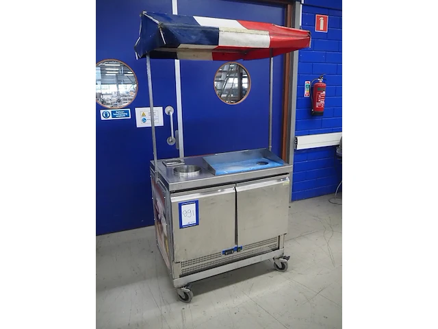 Nn fish stall - afbeelding 1 van  10