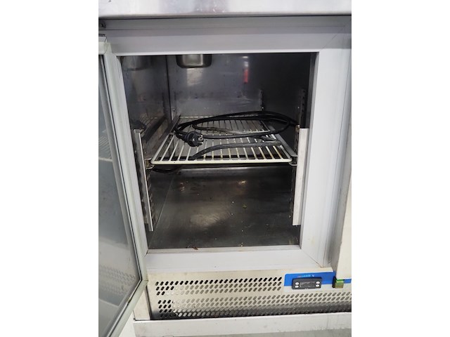 Nn fish stall - afbeelding 11 van  11