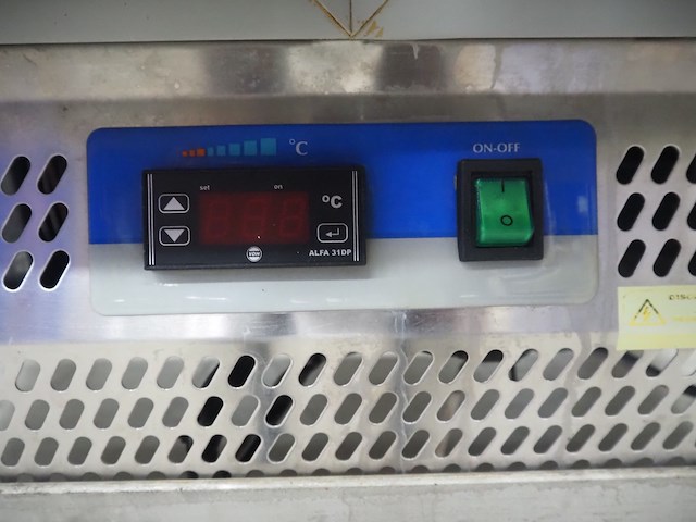 Nn fish stall - afbeelding 2 van  10