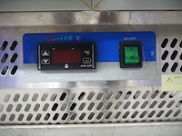 Nn fish stall - afbeelding 2 van  10