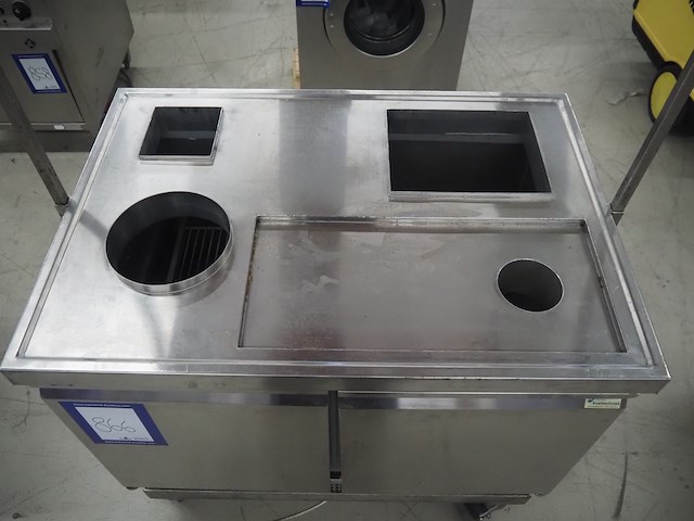 Nn fish stall - afbeelding 6 van  10