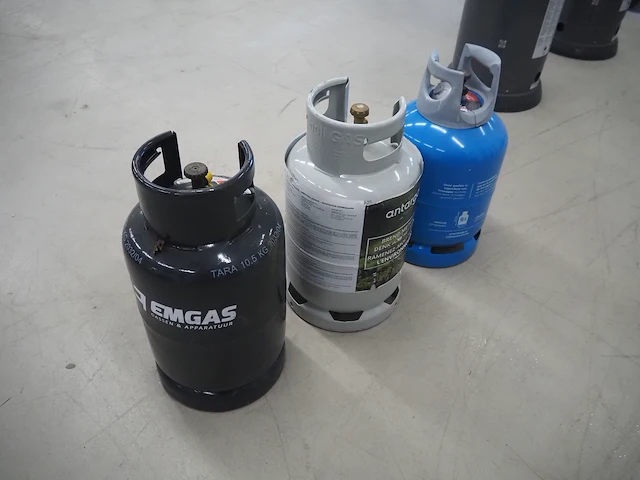 Nn gas bottles - afbeelding 3 van  4