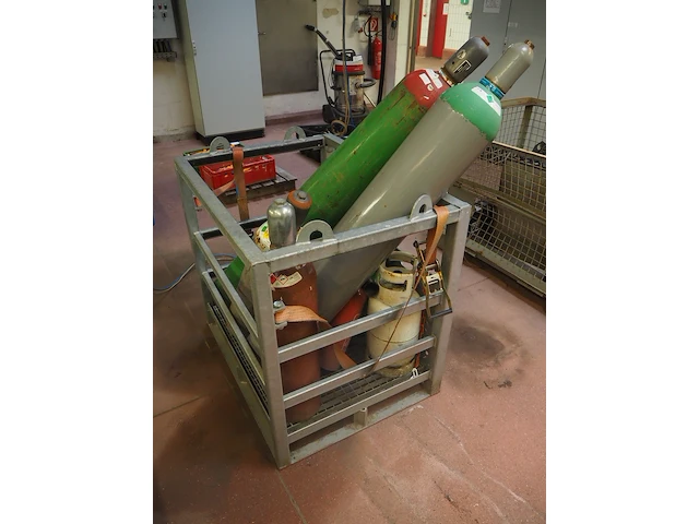 Nn gas bottles - afbeelding 4 van  10