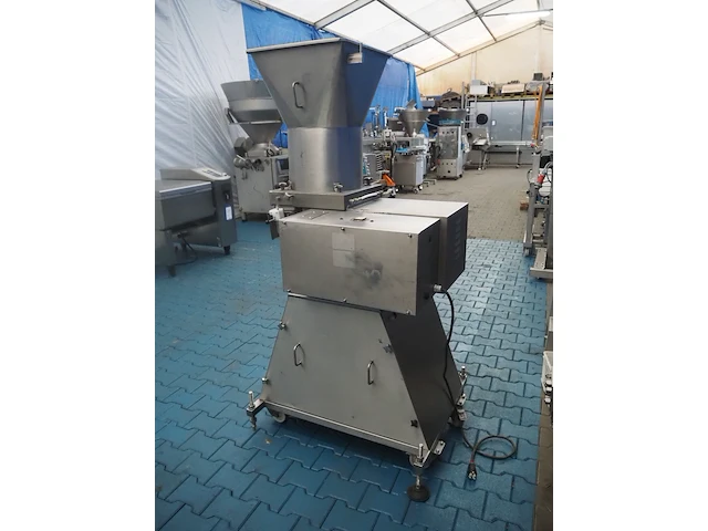 Nn hamburger forming machine - afbeelding 3 van  9