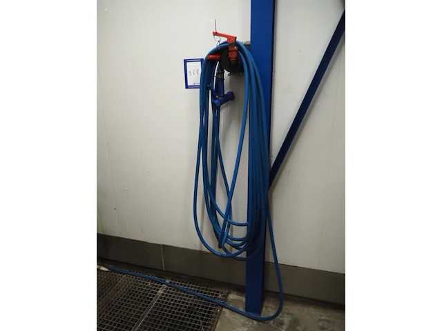 Nn hose with pistol - afbeelding 1 van  2