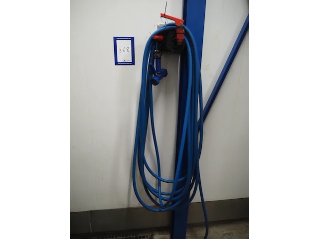 Nn hose with pistol - afbeelding 2 van  2
