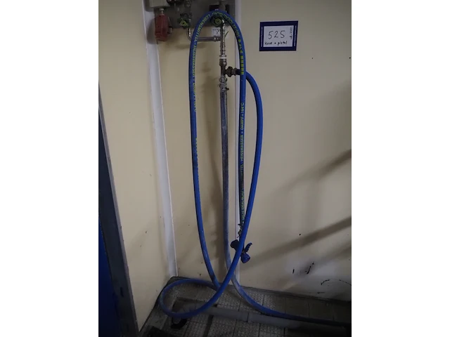 Nn hose with pistol - afbeelding 1 van  3