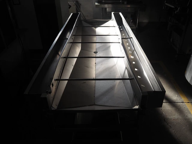 Nn infeed bunker with transport belt - afbeelding 4 van  6