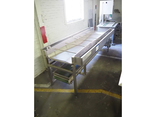 Nn infeed bunker with transport belt - afbeelding 1 van  9