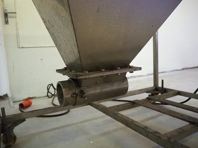 Nn infeed bunkers - afbeelding 3 van  12