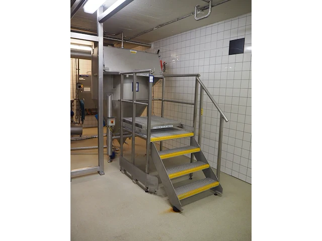 Nn infeed hopper for powder dissolver - afbeelding 9 van  16