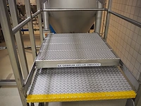 Nn infeed hopper for powder dissolver - afbeelding 13 van  16