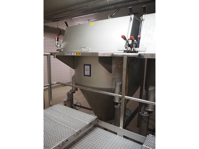 Nn infeed hoppers for powder dissolver - afbeelding 35 van  36
