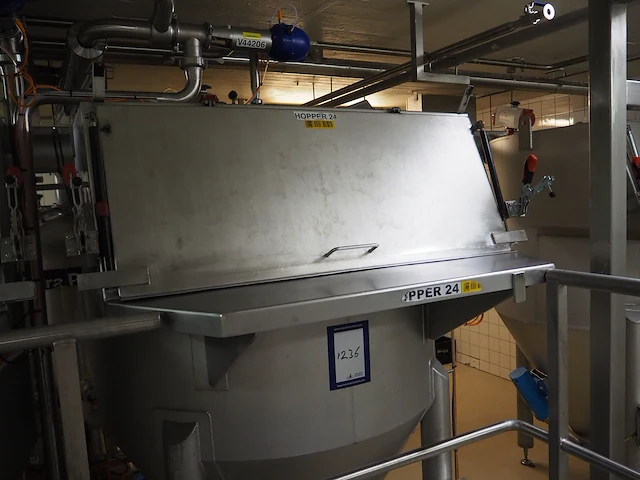 Nn infeed hoppers for powder dissolver - afbeelding 17 van  34