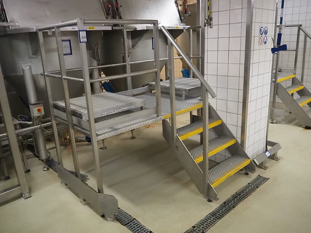 Nn infeed hoppers for powder dissolver - afbeelding 29 van  34