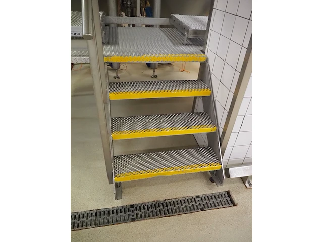 Nn infeed hoppers for powder dissolver - afbeelding 30 van  34