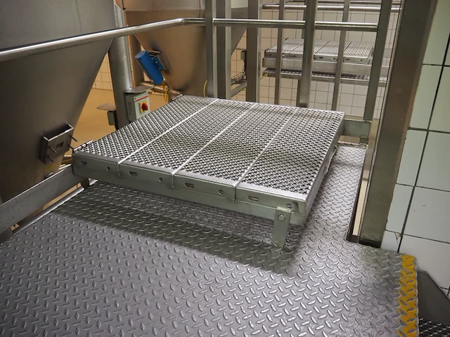 Nn infeed hoppers for powder dissolver - afbeelding 31 van  34