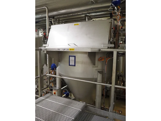 Nn infeed hoppers for powder dissolver - afbeelding 33 van  34