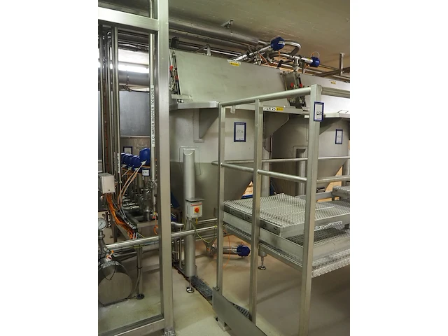Nn infeed hoppers for powder dissolver - afbeelding 34 van  34