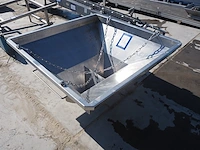 Nn infeed tub