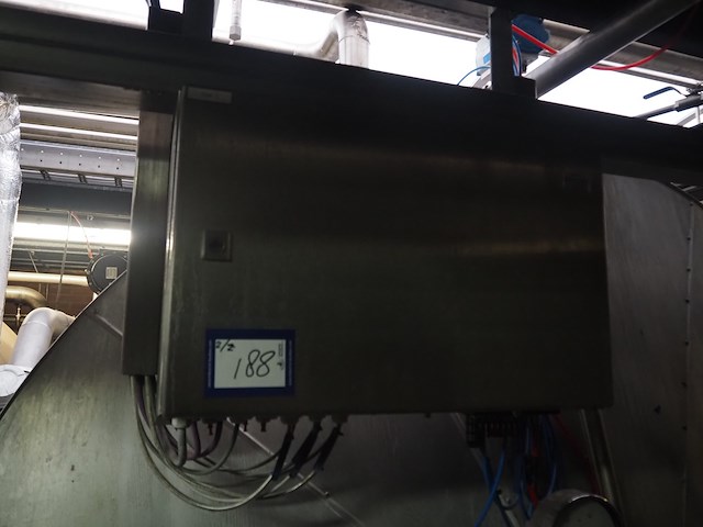 Nn isolated tank - afbeelding 12 van  12