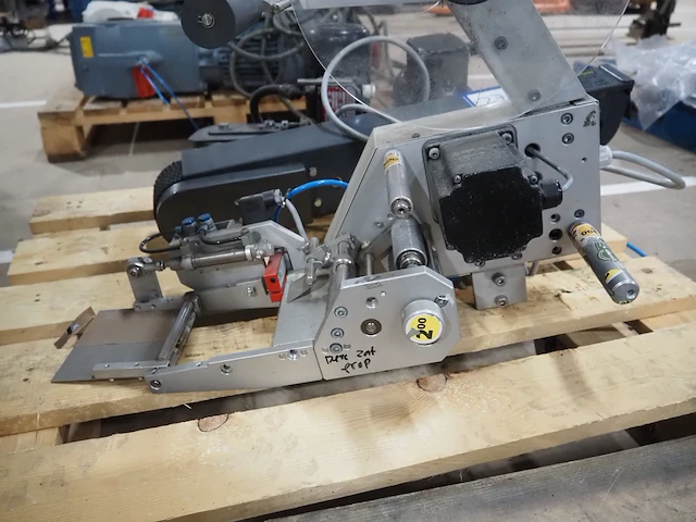 Nn labelling head with parts for box closing machine - afbeelding 2 van  10