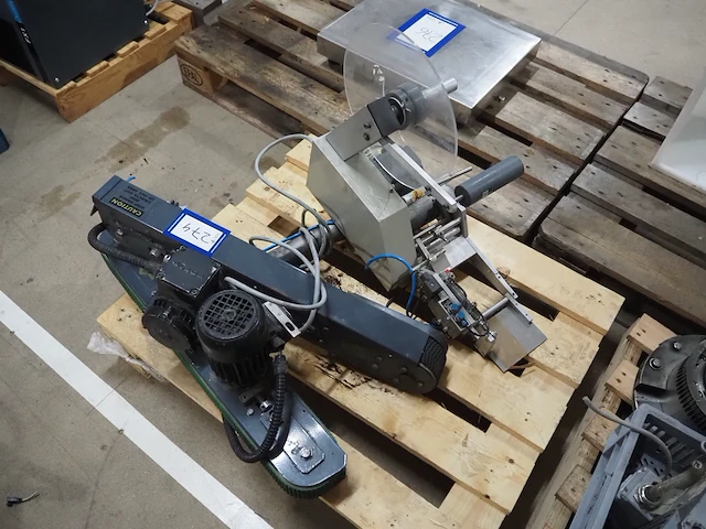 Nn labelling head with parts for box closing machine - afbeelding 4 van  10