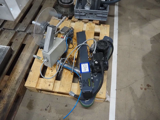Nn labelling head with parts for box closing machine - afbeelding 5 van  10