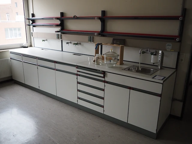 Nn laboratory counters - afbeelding 1 van  17