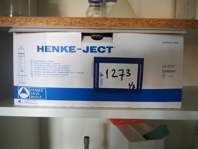 Nn laboratory equipment - afbeelding 15 van  17