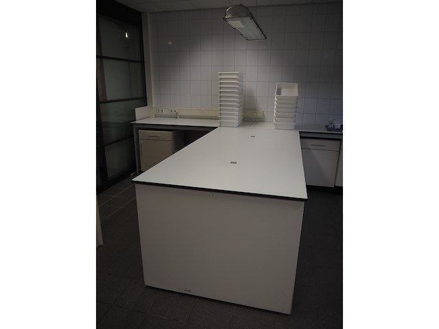 Nn laboratory equipment - afbeelding 17 van  21