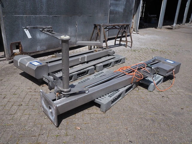 Nn lifter for meat bins - afbeelding 1 van  7