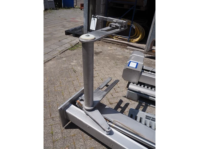 Nn lifter for meat bins - afbeelding 7 van  7