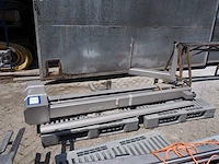 Nn lifter for meat bins - afbeelding 1 van  7