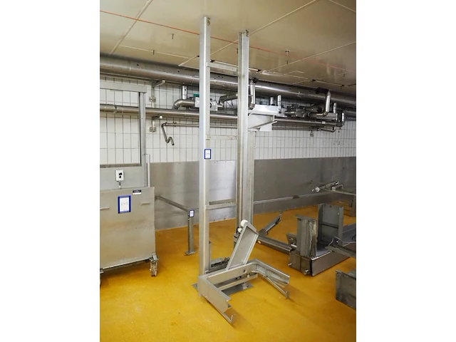 Nn lifter for meat bins - afbeelding 1 van  6