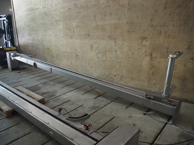 Nn lifter for meat bins - afbeelding 1 van  7