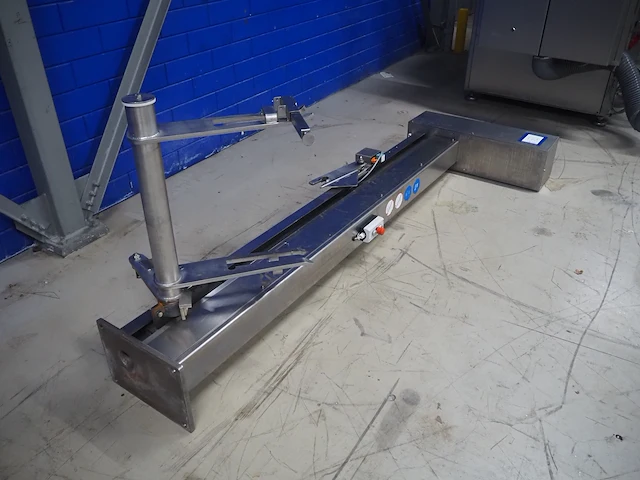 Nn lifter for meat bins - afbeelding 1 van  8